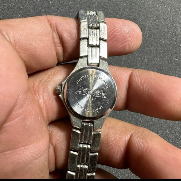 Casual Corner Annex Ladies Quartz Watch Silver Tone Black Diamond Dial Working - Picture 11 of 11
